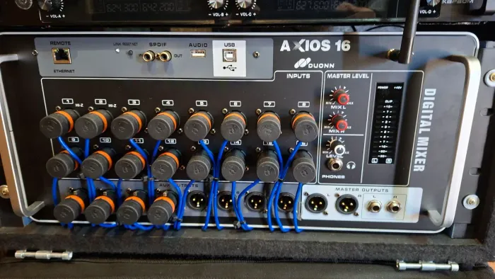 Mesa de Som Duonn Axios 16 com Rack completo