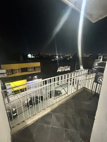 Apartamento na Vila São Luís, 2 quartos, sala, cozinha, área de serviço e varanda p/ rua