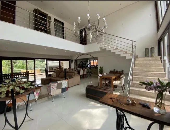 Casa em condomínio fechado- 4 quartos em Nova Higienópolis, Jandira, com 550 m².