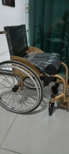 Cadeira de roda toda em alumínio desmontável