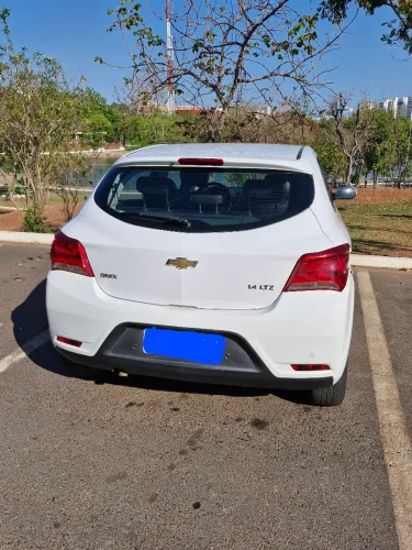 Chevrolet Onix Hatch LTZ 1.4 8V Flex Mec. 4P 2019
