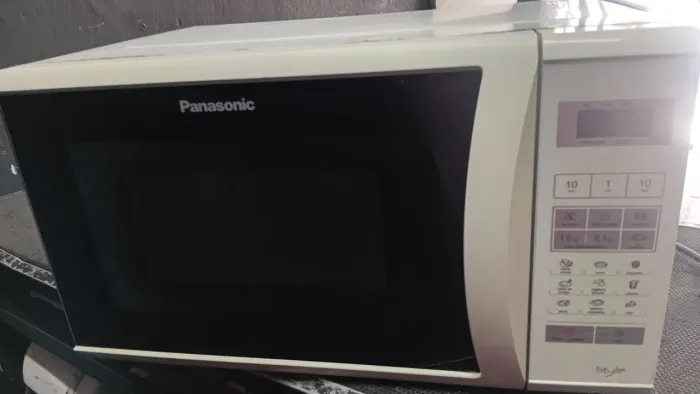 Micro-ondas 28 litros todo em ordem 