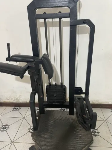 Máquina de Glúteo (Coice)