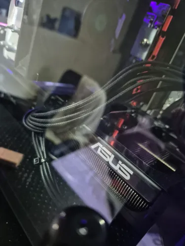 Placa de vídeo RX 9060 XT 16GB ASUS PRIME OC TRIPLE FAN