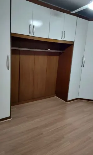 Conjunto de Quarto (Guarda Roupa, Cama Box, Colchão D45)