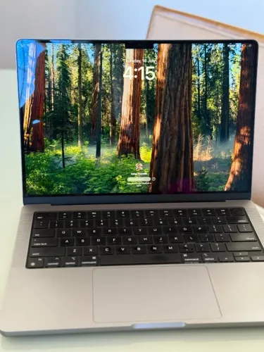 Macbook Pro M3 8GB 512GB - Impecável