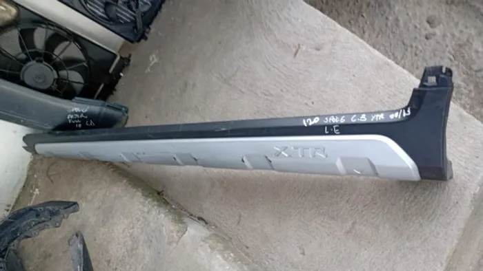 Spoiler Citroen C3 08 / 13 lado esquerdo