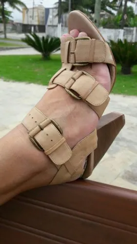 Sandália feminina com salto Naturali
