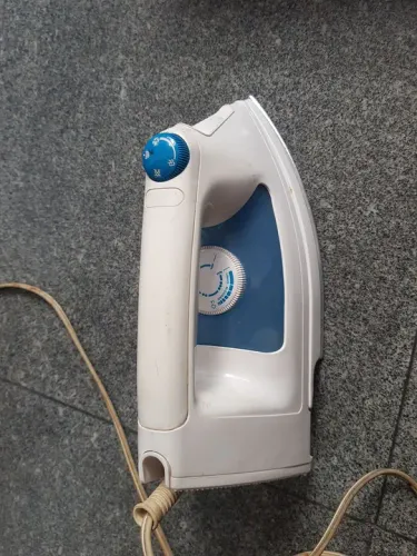 Ferro de passar roupa 220v