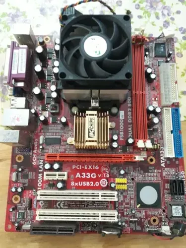 Placa mãe Pcchips A33G com processador 