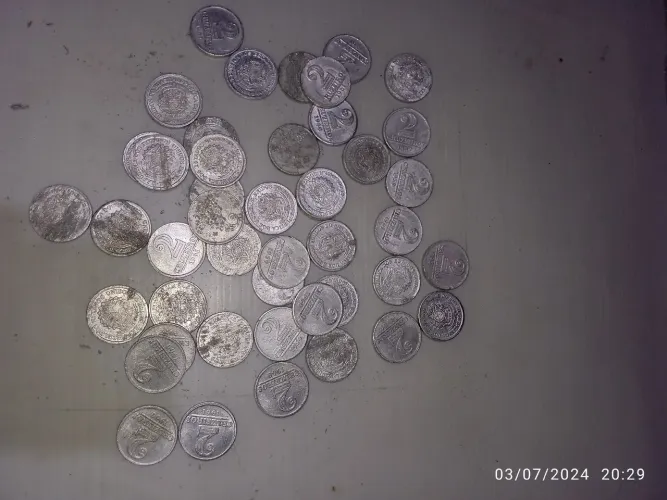 Moedas nacionais de 2 cruzeiros da década de 50/60 - lote com 45 moedas