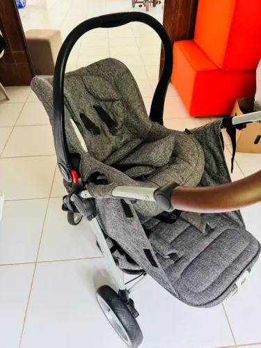 Carrinho de bebê importado ABC Design Avito com bebê conforto