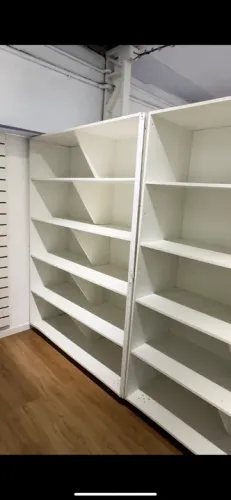 Estante em mdf dupla (dois lados) parte menor 1,4m