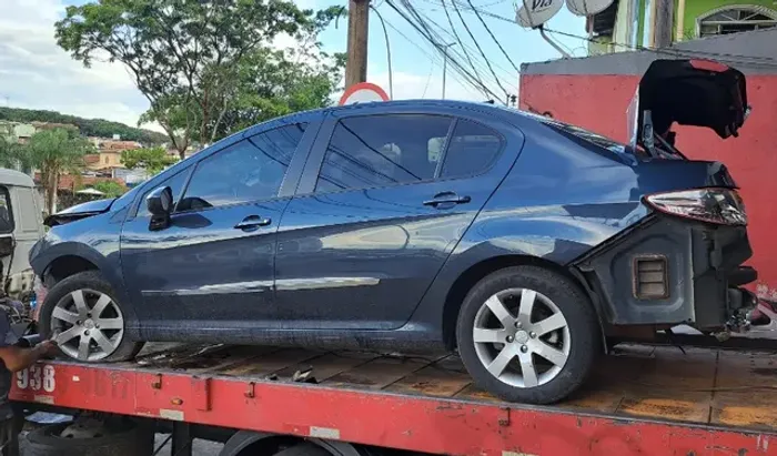 Sucata Peugeot 408 2.0 câmbio manual para revenda de peças