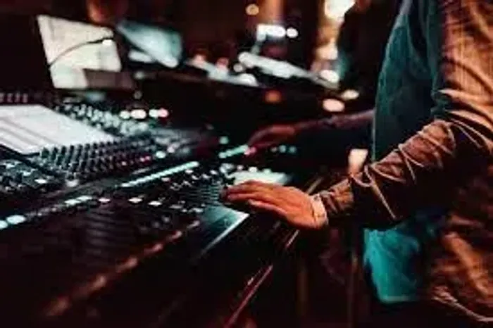  Técnico de Som e Iluminação de Palco 35 anos de Experiência