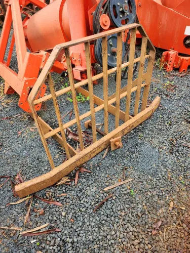 Parachoque trator VALMET