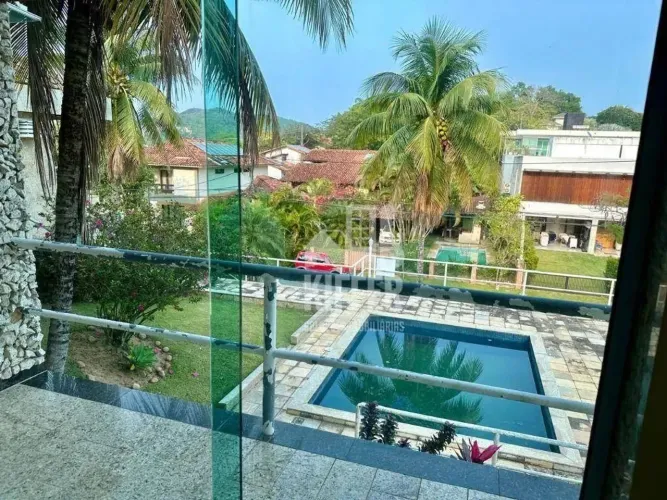 Casa com 4 quartos à venda, 464 m² por R$ 3.399.000