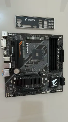 Placa mãe B450 AORUS M