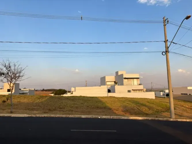 Terreno no Condominio Quinta do Monte