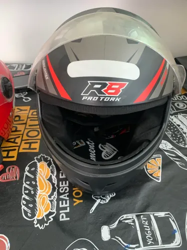Vendo 2 Capacetes Moto Semi novo