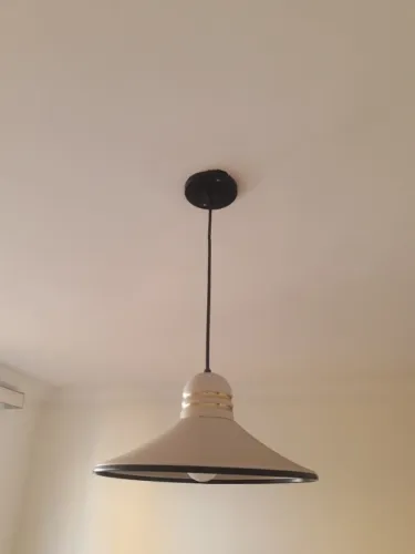  Pendente em Alumínio - Bege e Dourado.