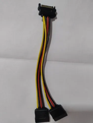 Cabo Adaptador SATA para Alimentação