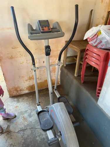 Elíptico Athletic usado.