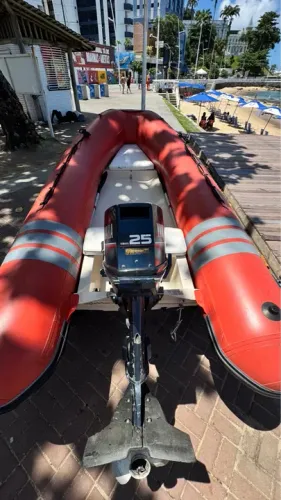 Bote flexboat SR12/ 6 pessoas/ com motor Yamaha 25 modelo DM  2 tempos  Ano 1998