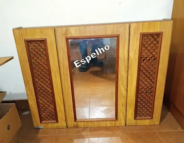 ARMARIO COM ESPELHO E PRATELEIRAS VINTAGE ANOS 60