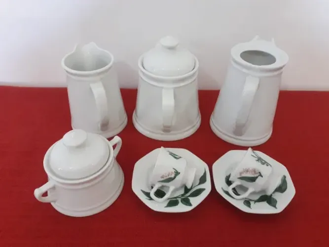 Conjunto de Louça de Porcelana Branca
