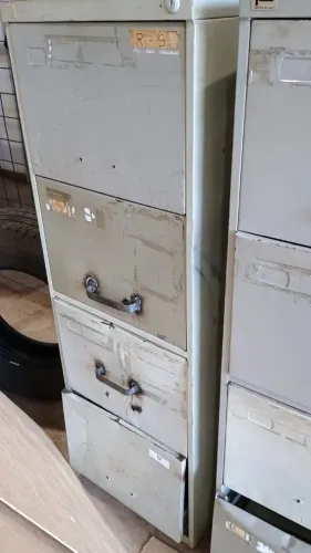 Vendo Armários de Metal Para Arquivos