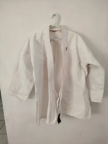 Kimono de karatê shiroi hevi cava