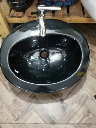 Lavatorio Preto  ovalcom torneira 230,00