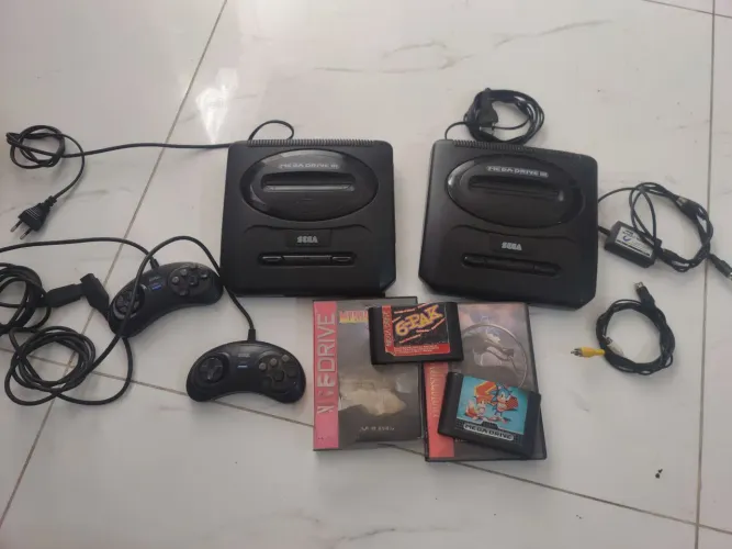 Mega drive 3 - 2 consoles + controles e cartuchos