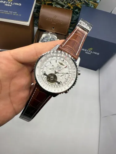 Relógio Estilo Breitling Navitimer em Aço Inoxidável e Couro
