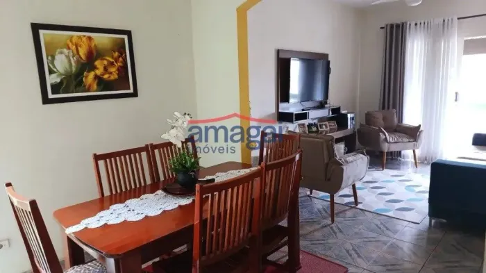 linda casa de 3 dorms com edicula