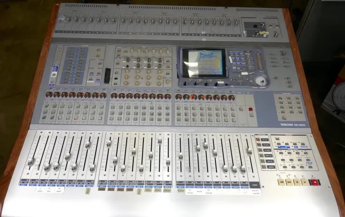 Mesa Digital Tascam DM4800 48 Canais