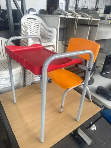 Mesa Escolar com Cadeira Integrada infantil 
