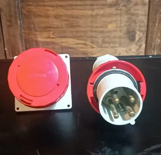 Tomada De Embutir Newkon 3p T 63a 440v steck + Plug Newkon 3p T 63a 380-440v steck
