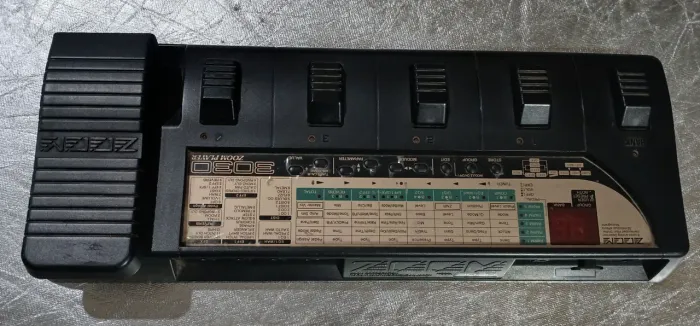 Pedaleira Zoom 3030 - Multi-efeitos para Guitarra na Musical Brother