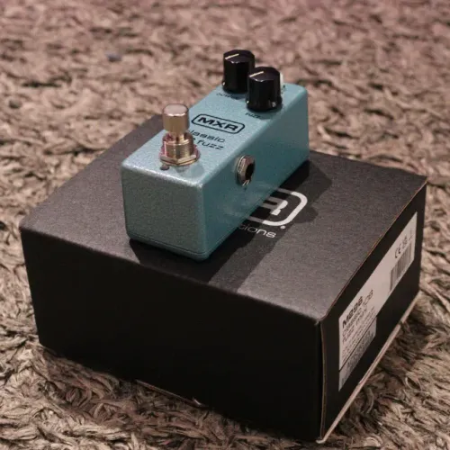 Pedal de Efeito Analógico Classic 108 Fuzz Mini MXR M296
