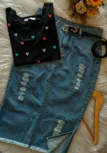 saia jeans/blusa corações