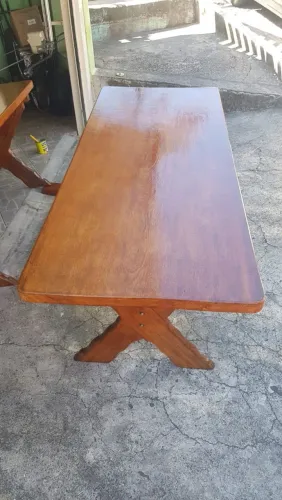 Mesa de madeira maciça em ótimo estado madeira " Cerejeira"