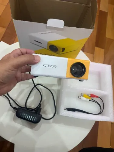 Projetor Led Portátil 1080p Cinema Filme Futebol Hdmi Tv Pc