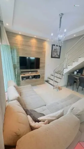 Linda casa Geminada de 2 quartos, área privativa com churrasqueira no bairro São Benedito