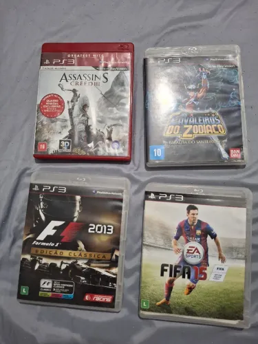 Lote 4 Jogos PS3 Originais (Cavaleiros do Zodíaco, F1 2013, AC 3 e FIFA 15)