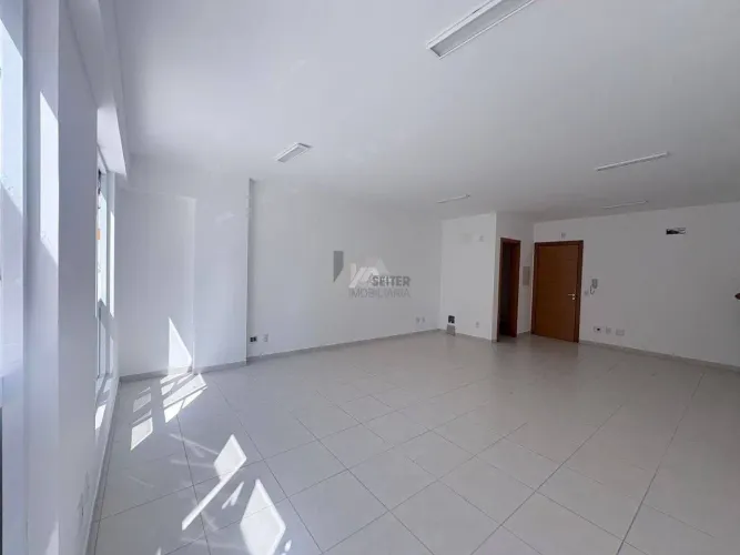 Aluga sala comercial Florianopolis Itacorubi com 42 m2 de área