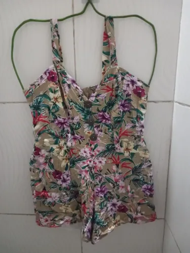 Macaquinho Floral Curto Feminino M