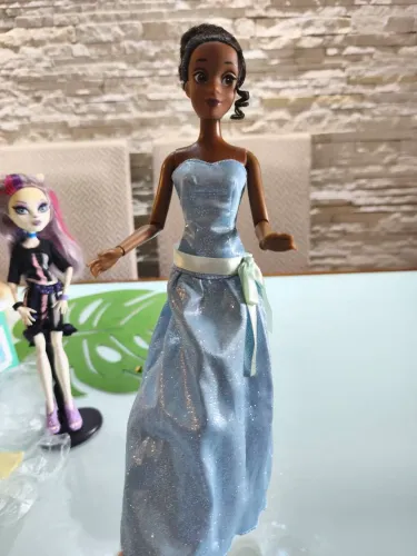 Princesa Disney Tiana vestido azul