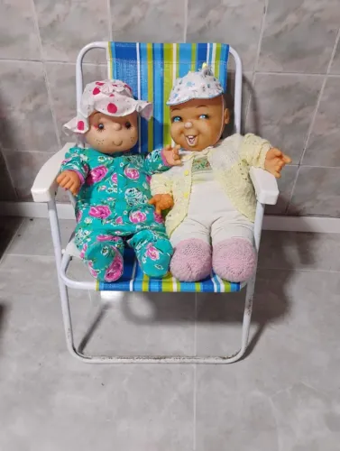 Vendo duas bonecas antigas